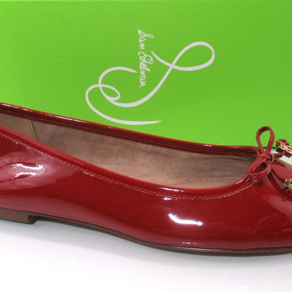 Chic Red Patent Leather Flats - Picture 2 of 7